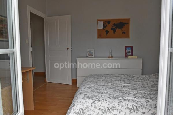 Maison bourgeoise de 4 chambres plus studio sur joli terrain paysagé sans vis à vis, en hypercentre