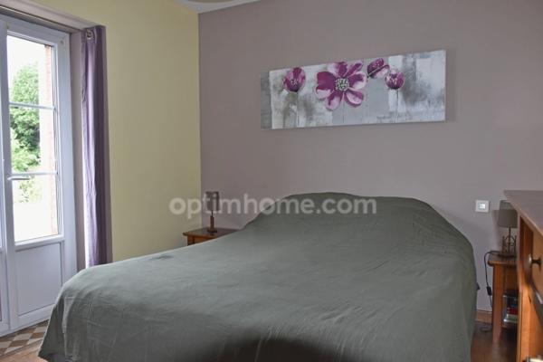 Maison bourgeoise de 4 chambres plus studio sur joli terrain paysagé sans vis à vis, en hypercentre