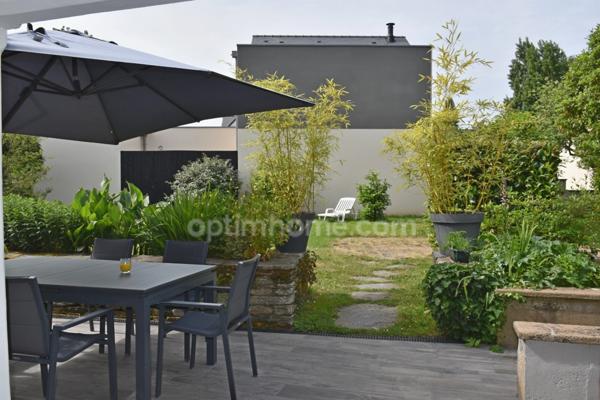 Maison bourgeoise de 4 chambres plus studio sur joli terrain paysagé sans vis à vis, en hypercentre