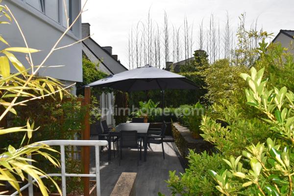 Maison bourgeoise de 4 chambres plus studio sur joli terrain paysagé sans vis à vis, en hypercentre