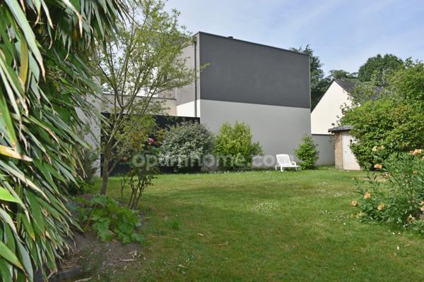 Maison bourgeoise de 4 chambres plus studio sur joli terrain paysagé sans vis à vis, en hypercentre