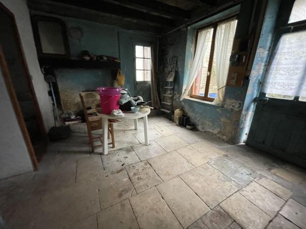 Vente Maison65 m² - 4 Pièces - CREZANCAY SUR CHER (18190)