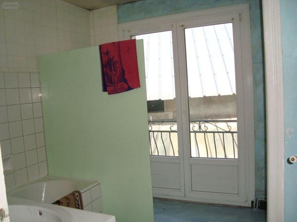 Local mixte (Pro/Hab) à vendre à Pluméliau-Bieuzy dans le Morbihan (56930), ref : 063-77