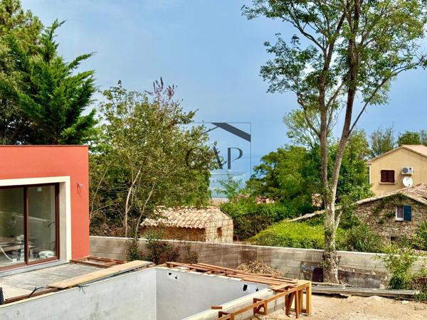 Sari-Solenzara (20145) Villa de standing T5 de 196 m² avec piscine à proximité de Solenzara