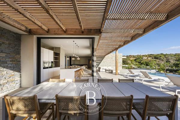 Sainte-Lucie-de-Porto-Vecchio, Villa 4 Chambres -  223 m² à vendre