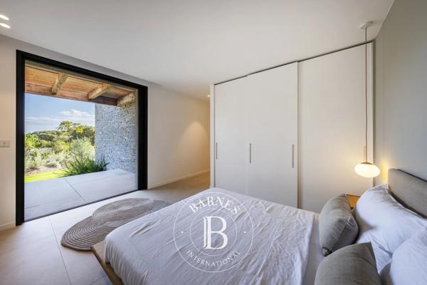 Sainte-Lucie-de-Porto-Vecchio, Villa 4 Chambres -  223 m² à vendre