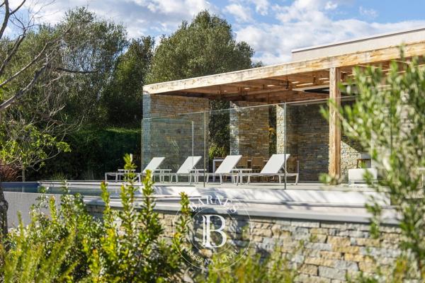 Sainte-Lucie-de-Porto-Vecchio, Villa 4 Chambres -  223 m² à vendre