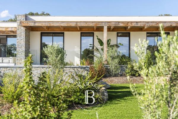 Sainte-Lucie-de-Porto-Vecchio, Villa 4 Chambres -  223 m² à vendre