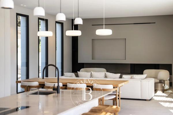 Sainte-Lucie-de-Porto-Vecchio, Villa 4 Chambres -  223 m² à vendre