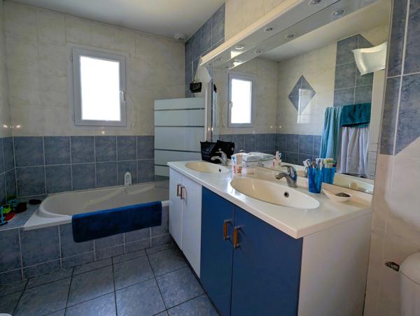 Maison familiale 5 pièces 4 chambres CHATEAUNEUF SUR LOIRE (45)