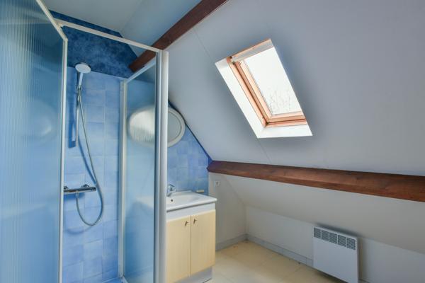 Maison de village  110 m2 , 5 pieces,  3 chambres, cave, garage et jardin 742M2