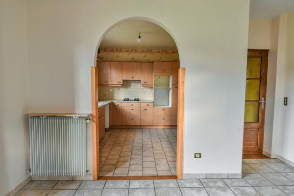 Maison de village  110 m2 , 5 pieces,  3 chambres, cave, garage et jardin 742M2