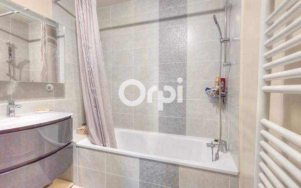 Appartement à vendre    4 pièces • 81,11 m2 Meyzieu