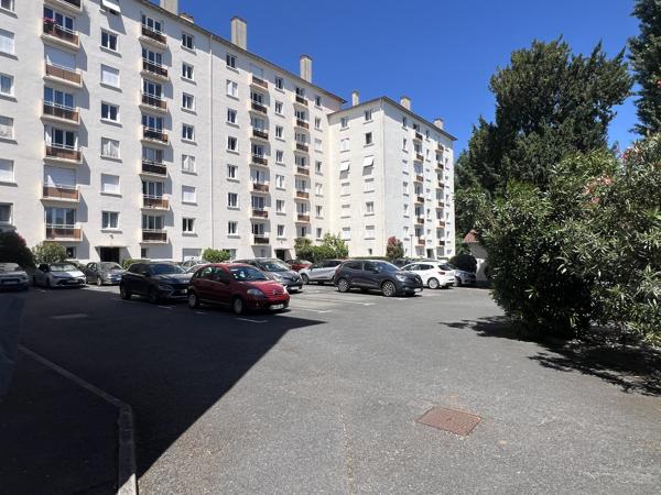 LE Bouscat Hyper centre - Charmant T2 au calme absolu dans résidence sécurisée et verdoyante