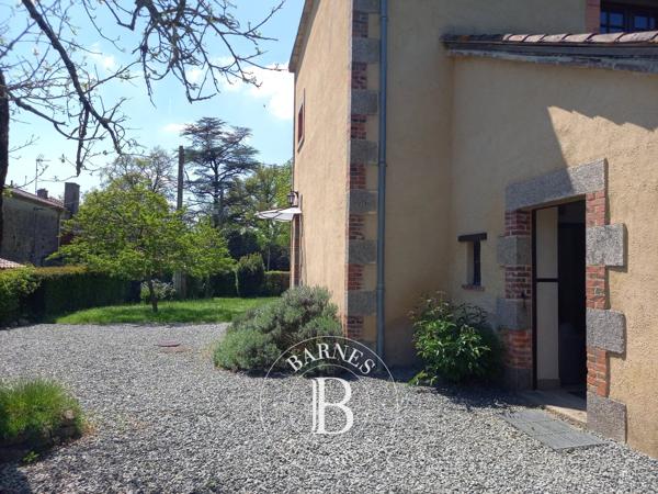Pouzauges, Maison 8 Chambres -  310 m² à vendre