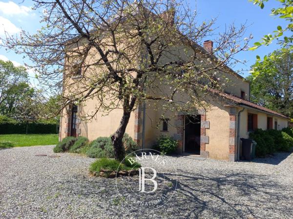 Pouzauges, Maison 8 Chambres -  310 m² à vendre