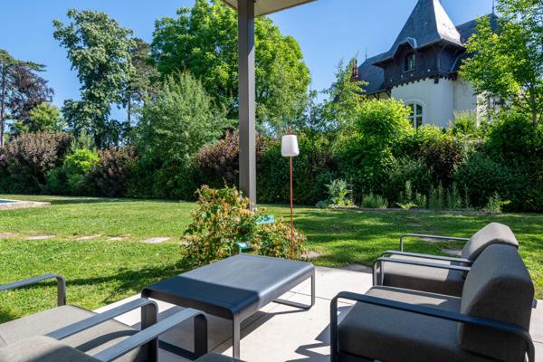 Champagne-au-Mont-d'Or - Maison 210 m² - 5/6 chambres - Jardin 1650 m² - Piscine