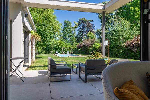 Champagne-au-Mont-d'Or - Maison 210 m² - 5/6 chambres - Jardin 1650 m² - Piscine