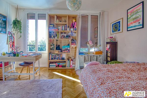 Le Chesnay Rocquencourt - Maison 8 pièces 327 m² au sol sur parcelle de 718 m² avec piscine et double garage automatisé €1 890 000 ** - Référence 26617