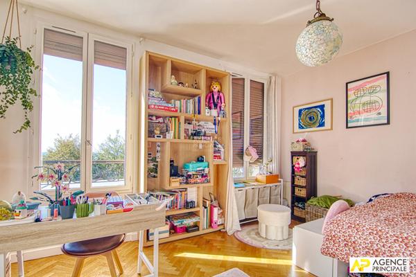 Le Chesnay Rocquencourt - Maison 8 pièces 327 m² au sol sur parcelle de 718 m² avec piscine et double garage automatisé €1 890 000 ** - Référence 26617