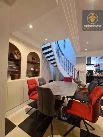 Vente Maison 7 pièces 230 m2 à Baule