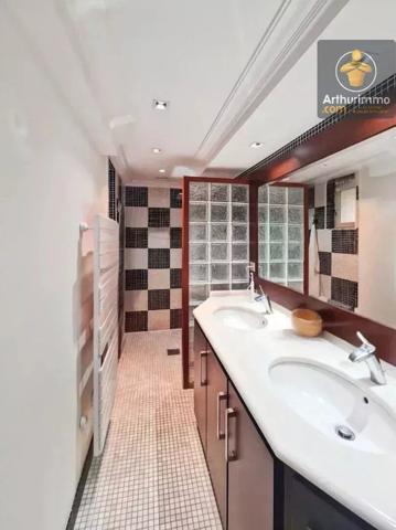 Vente Maison 7 pièces 230 m2 à Baule