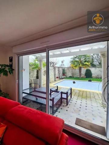 Vente Maison 7 pièces 230 m2 à Baule