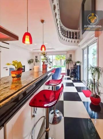 Vente Maison 7 pièces 230 m2 à Baule