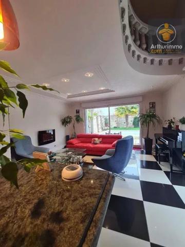 Vente Maison 7 pièces 230 m2 à Baule