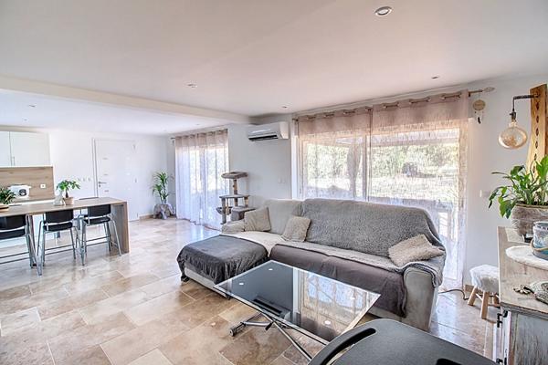 A VENDRE EN EXCLUSIVITE ! DRAGUIGNAN MAISON 4 CHAMBRES avec GARAGE sur terrain CLOS d un hectare