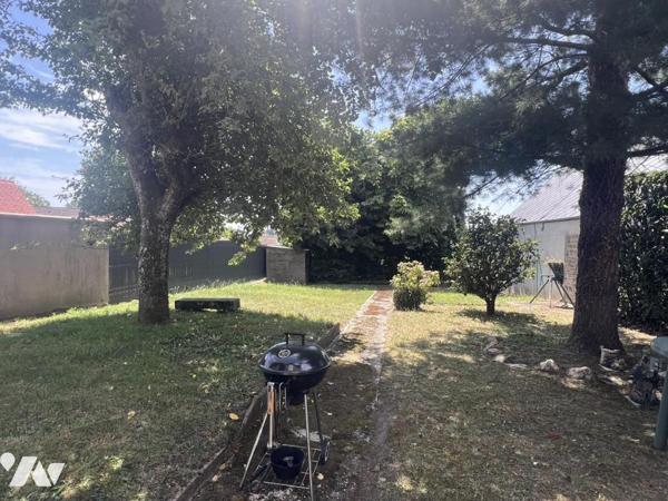 LA FERTE MACE, maison T3 à rénover avec jardin proche plan d'eau 