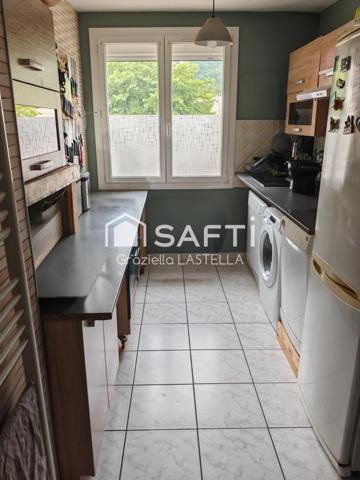 BEAU T4 TRANSFORME EN T3 DE 69 M² AVEC GRANDE PIECE A VIVRE DANS RECIDENCE SECURISEE