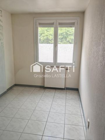 BEAU T4 TRANSFORME EN T3 DE 69 M² AVEC GRANDE PIECE A VIVRE DANS RECIDENCE SECURISEE