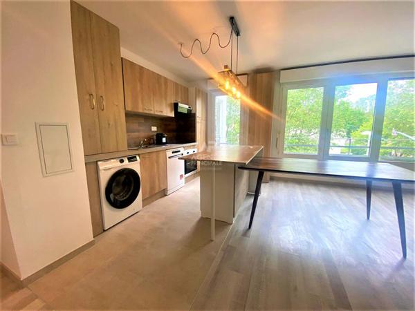 Appartement meublé - Nanterre 2 pièce(s) 46 m2

Loyer €1 300.00/mois charges comprises **

- Ref : 14524