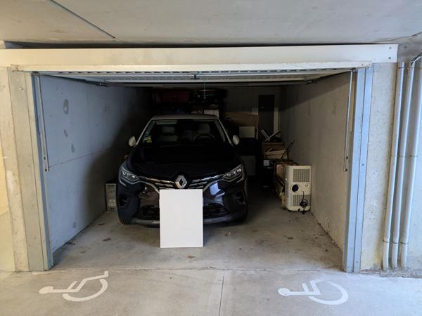 A VENDRE NANTES PREFECTURE GRAND BOX FERME