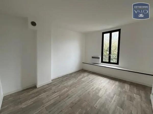 Appartement à vendre 2 pièces 37.02m² Corbeil-Essonnes (91100)