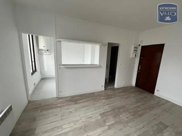 Appartement à vendre 2 pièces 37.02m² Corbeil-Essonnes (91100)