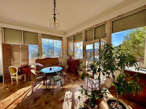 Maison + Terrasse + Lumineux + Calme + Piscine + Jardin