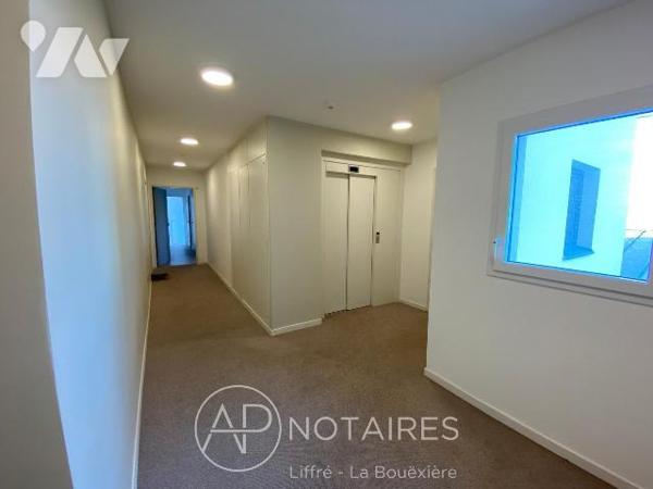 Appartement centre ville, idéalement situé, dans une copropriété récente et calme, première occ...
