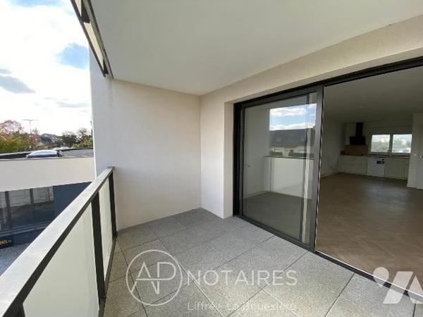 Appartement centre ville, idéalement situé, dans une copropriété récente et calme, première occ...