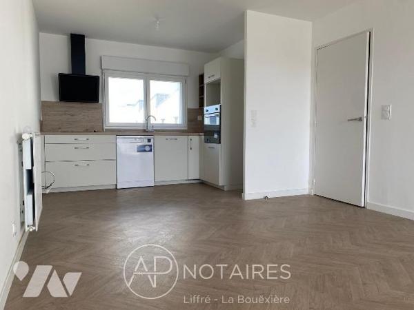 Appartement centre ville, idéalement situé, dans une copropriété récente et calme, première occ...