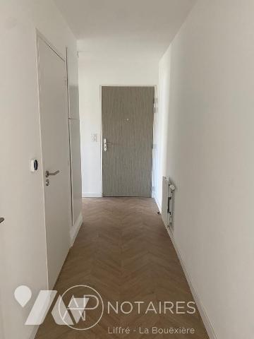 Appartement centre ville, idéalement situé, dans une copropriété récente et calme, première occ...