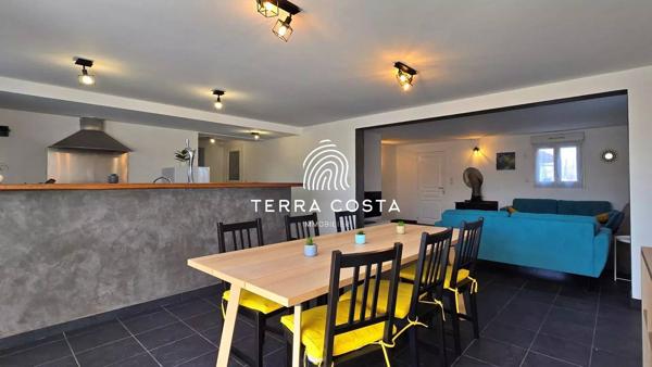 Maison familiale avec appartement indépendant et piscine – Bassussarry