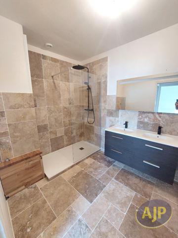 Appartement à louer Nantes : 3 pièces, 67m² avec 2 chambre(s) à 1 000€ - AJP Immobilier Nantes Rond-Point de Rennes