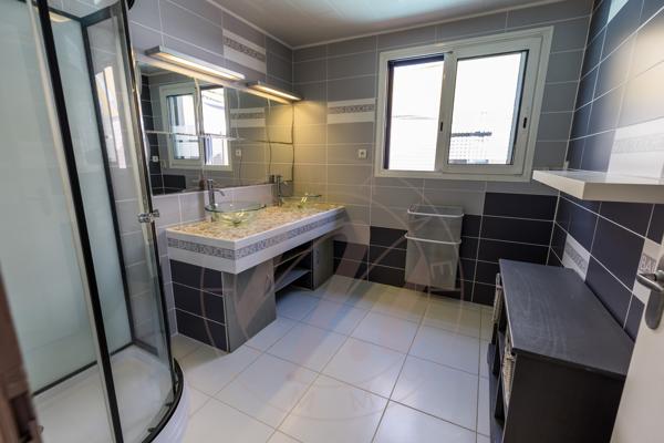Saint-Pierre-du-Mont – Maison de caractère à ossature bois de mélèze avec patio, piscine et prestations de qua Détails des diagnostics énergétiques