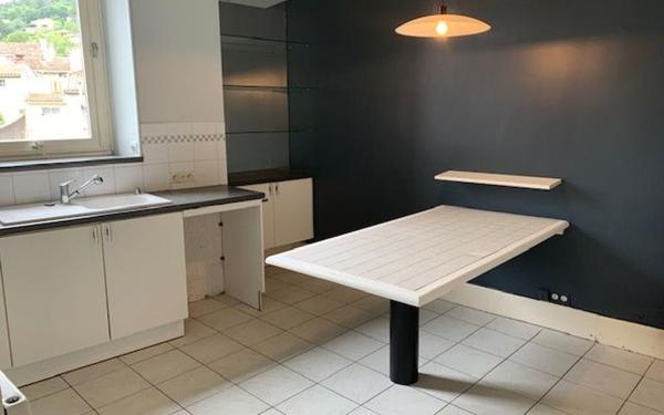 Appartement à louer    5 pièces • 150 m2 Bout-du-Pont-de-Larn