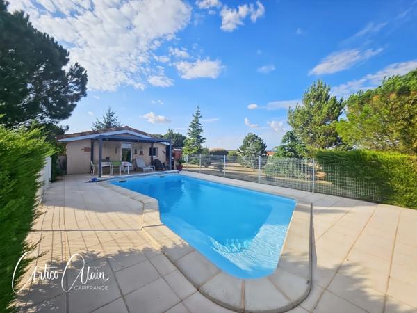 Maison de plain-pied 145 m² avec piscine, pool house et grand terrain arboré 2500m²