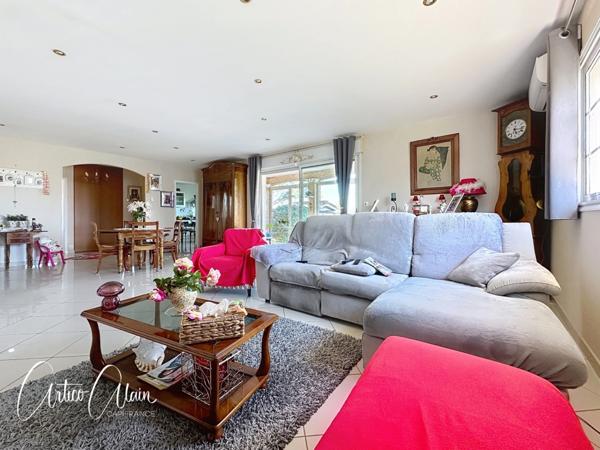 Maison de plain-pied 145 m² avec piscine, pool house et grand terrain arboré 2500m²