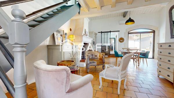 Maison de ville atypique avec piscine et garage – Cœur de ville au calme absolu
