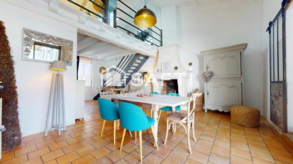 Maison de ville atypique avec piscine et garage – Cœur de ville au calme absolu